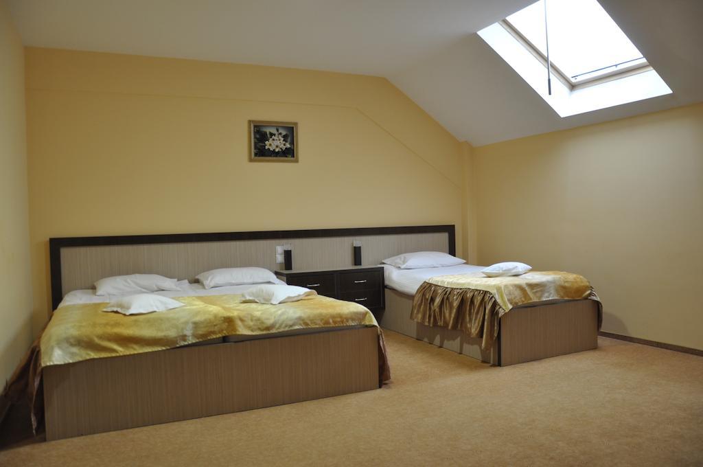 Hotel Edelweiss Medias Room photo