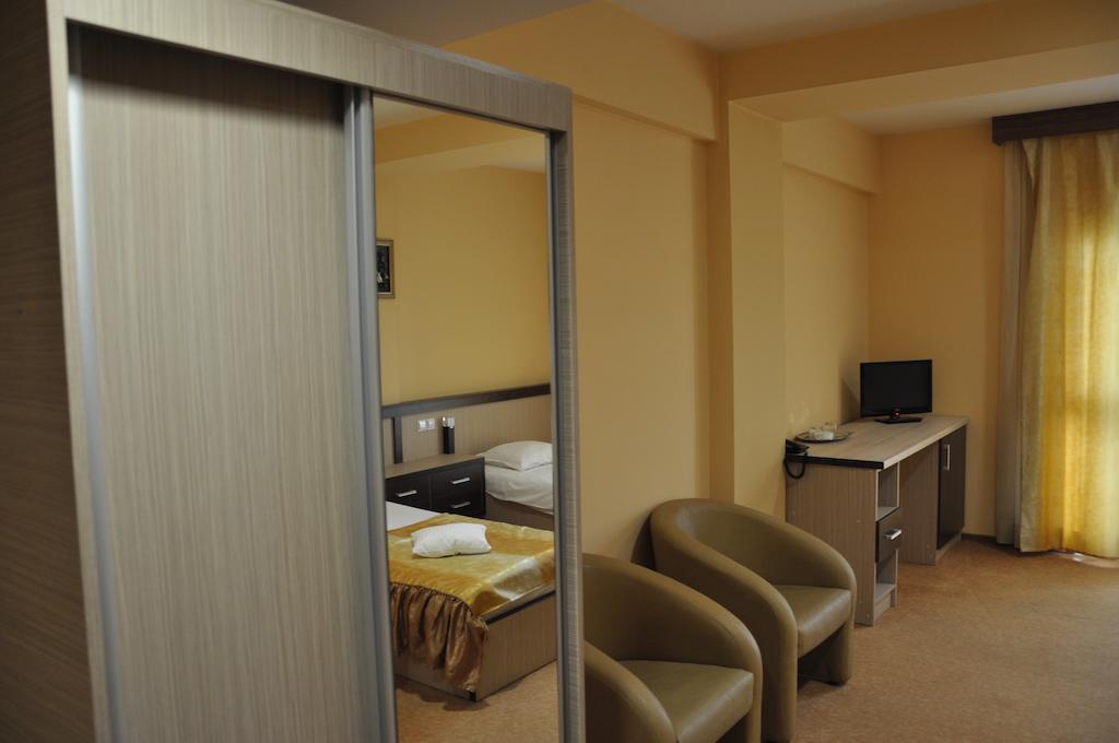 Hotel Edelweiss Medias Room photo