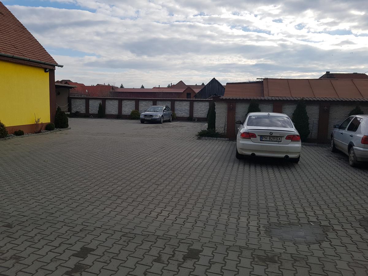 Hotel Edelweiss Medias Exterior photo